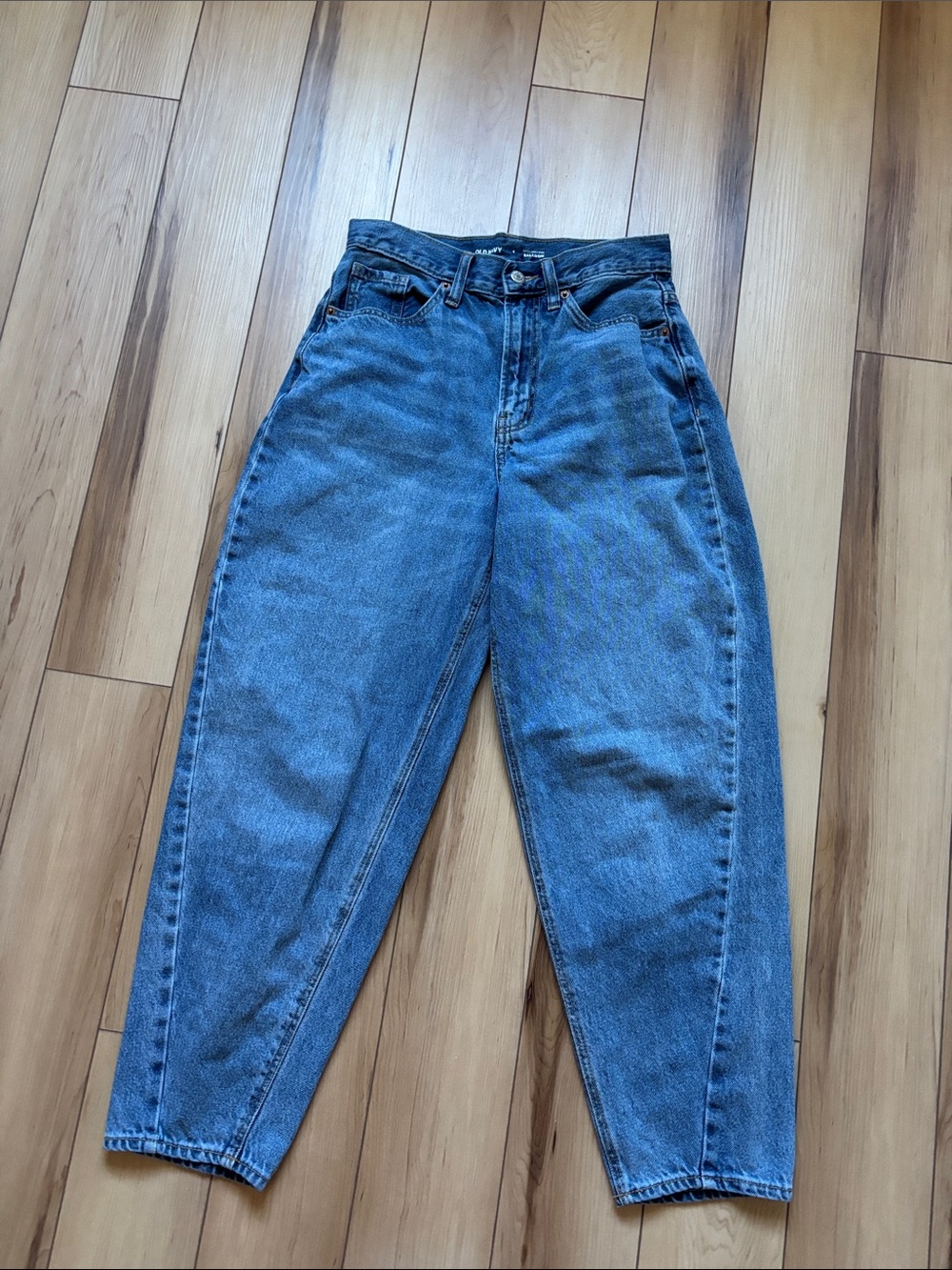 Old Navy Women's Boyfriend Jeans in Medium Blue Wash